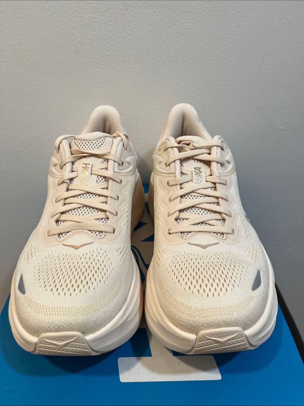 Hoka Women's Bondi 9 Cream/Off-White Running Sneakers